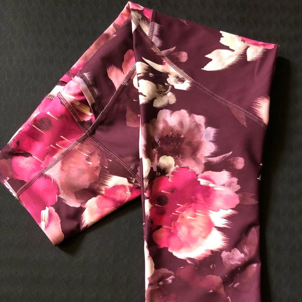 Old Navy crop leggings.